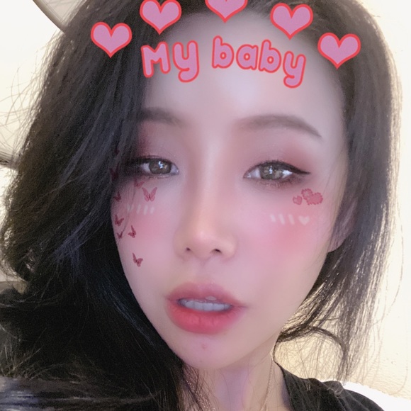 Meet your Posher, Chloe - Picture 1 of 1